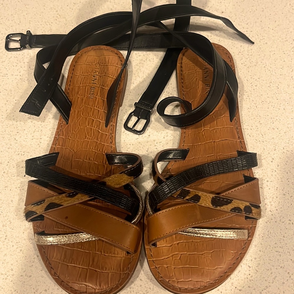 Gianna Bini Ankle Strap Leopard Gold Black Flat Sandal 8M Safari